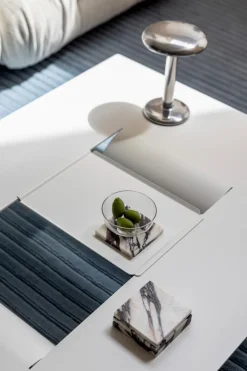 Metallbude Couchtisch Cut