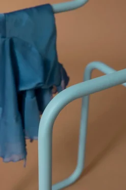 Metallbude Herrendiener James