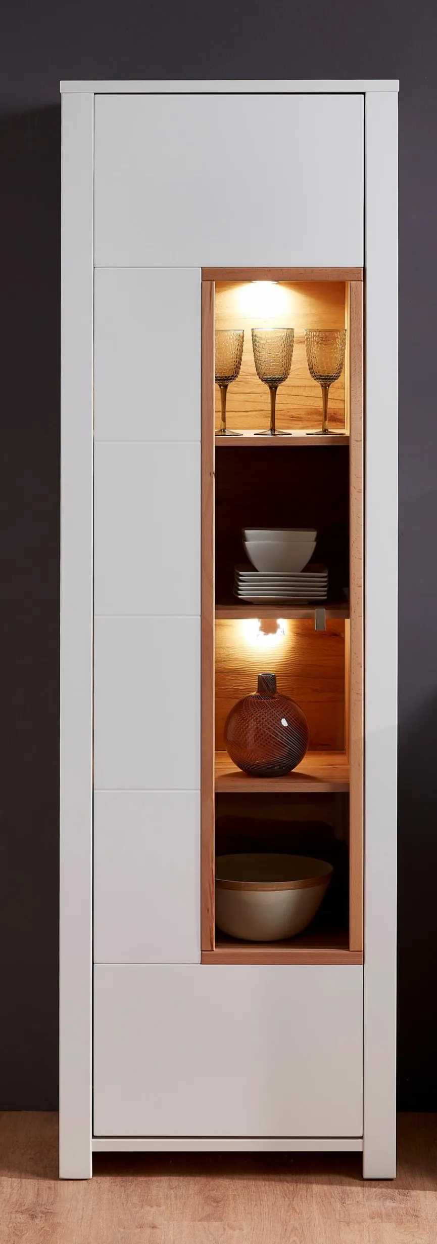 Innostyle Vitrine Serpio